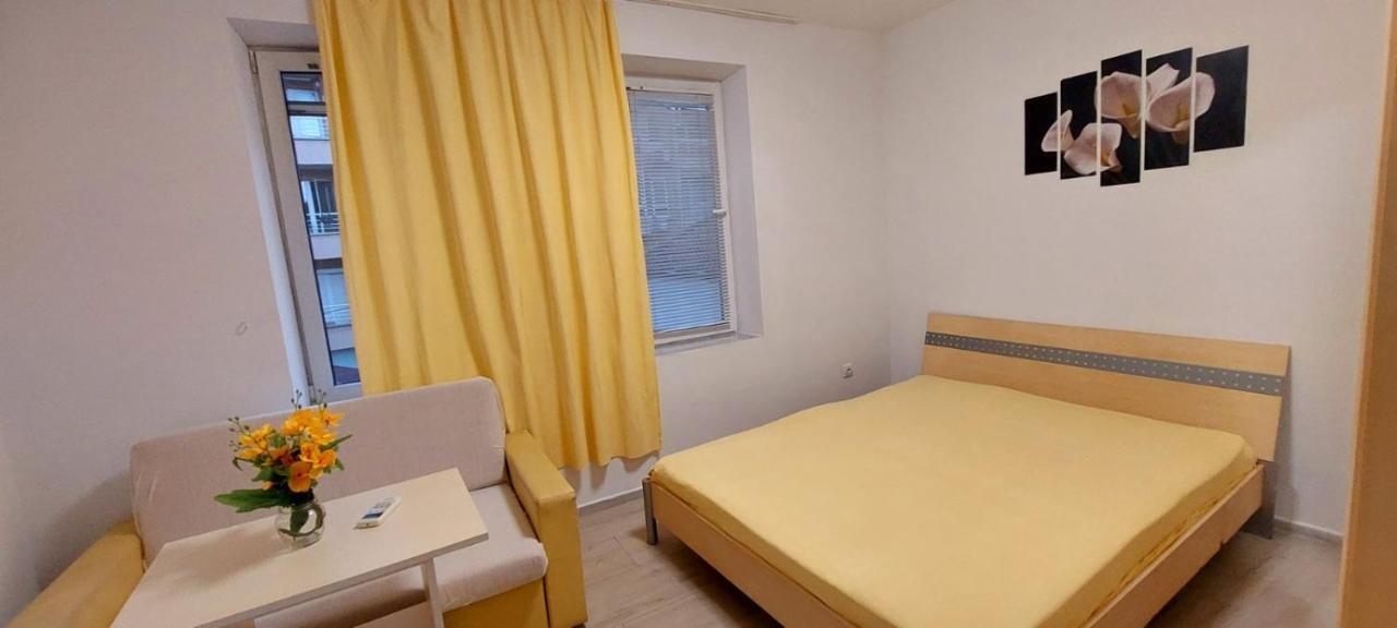 Amore 2- New Apartment In Top Center Varna Extérieur photo